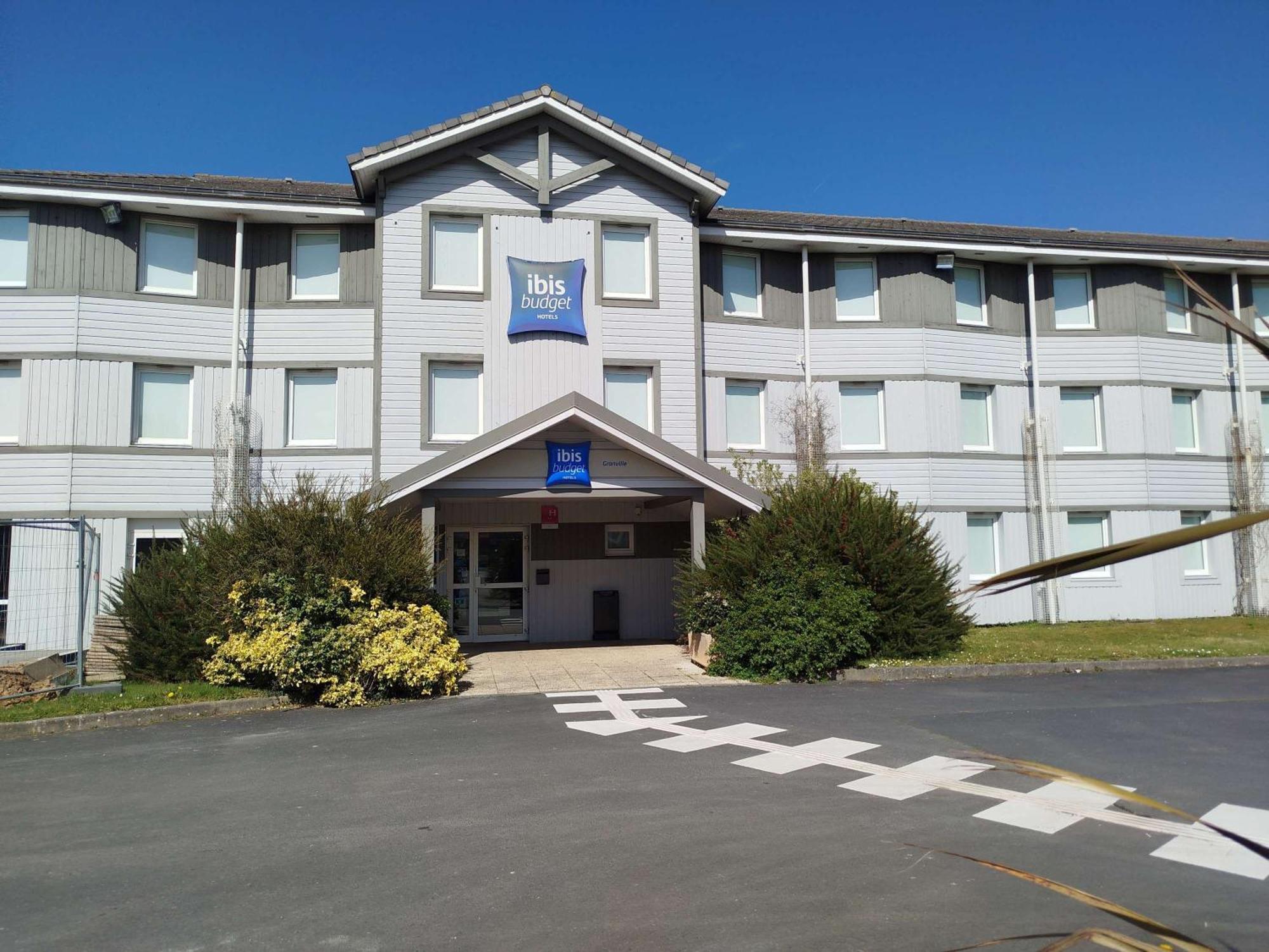 Ibis Budget Granville Bagian luar foto