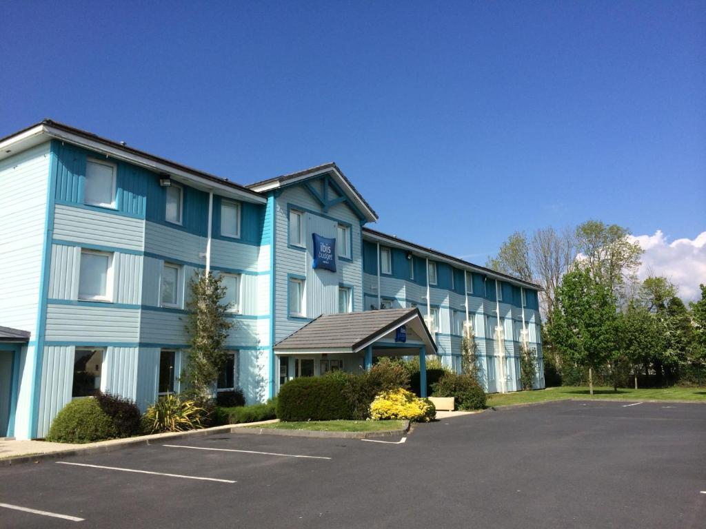 Ibis Budget Granville Bagian luar foto