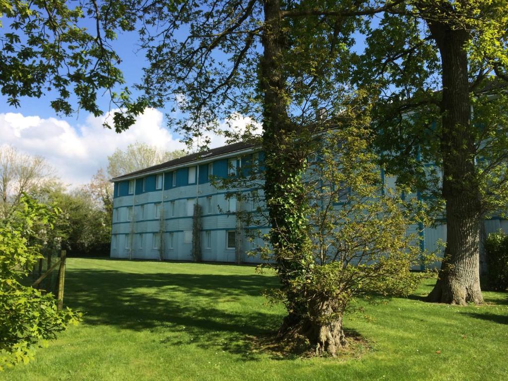 Ibis Budget Granville Bagian luar foto