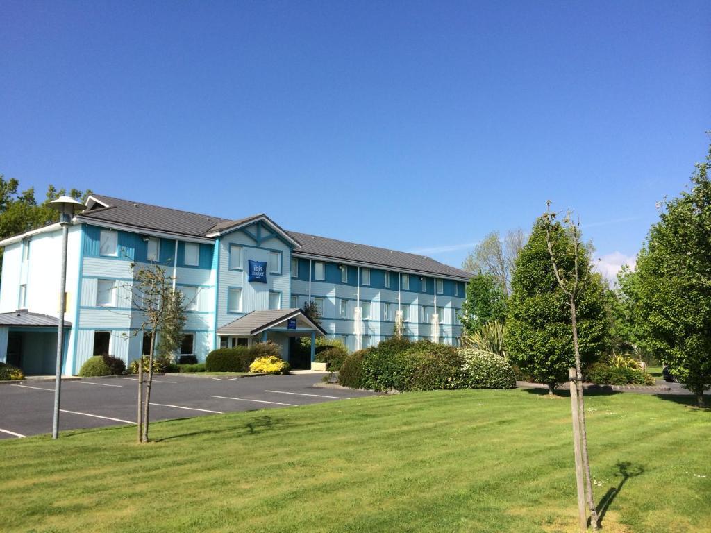Ibis Budget Granville Bagian luar foto