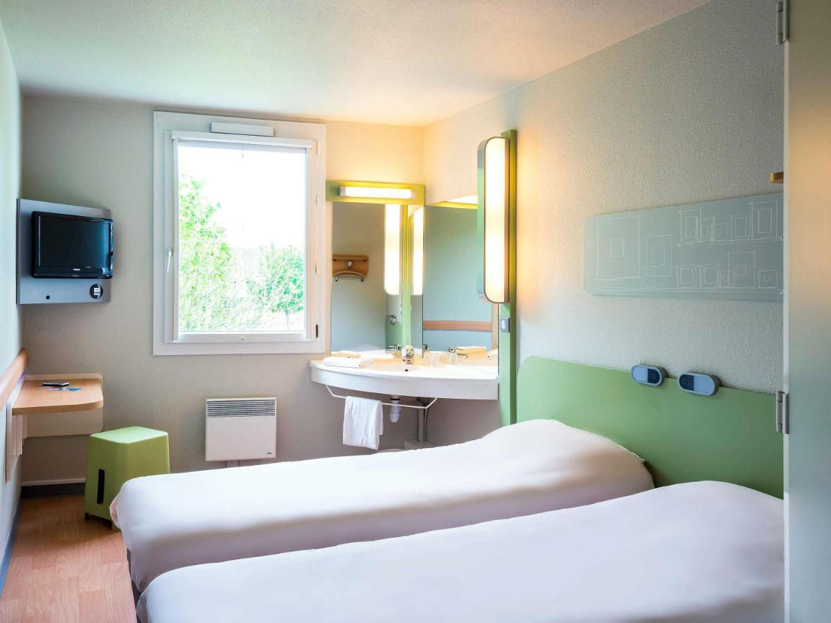 Ibis Budget Granville Bagian luar foto
